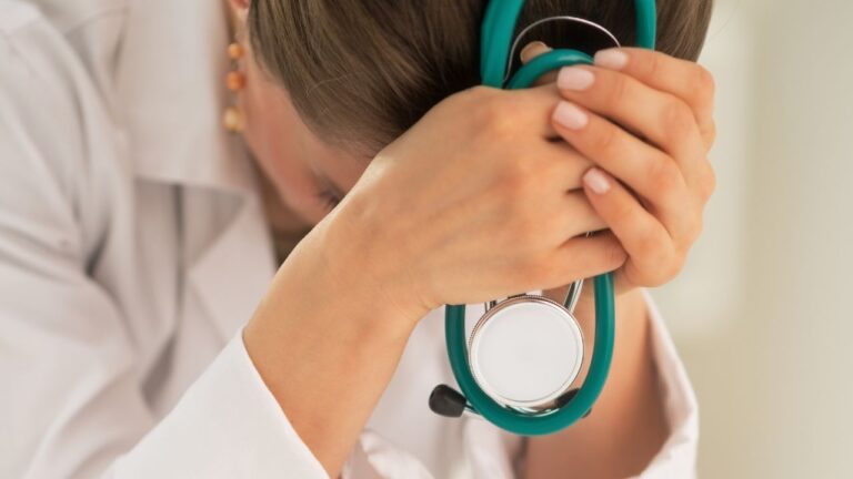 “La sanità in codice rosso”, a Vibo Valentia l’iniziativa promossa dal consigliere regionale Lo Schiavo