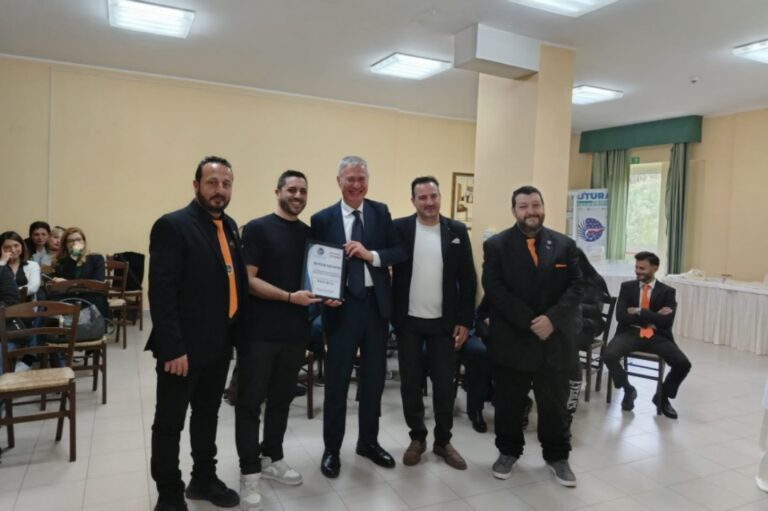 Tropea, all’Istituto di istruzione superiore la masterclass dedicata alla Red bull riscuote consensi