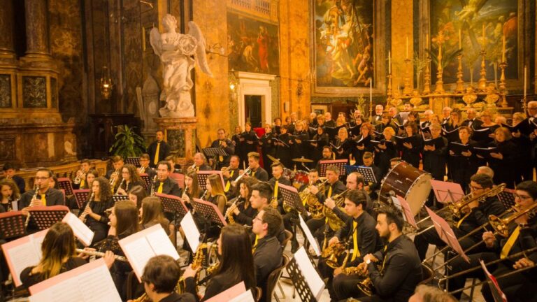Verso la Pasqua, la chiesa del Carmine di Filadelfia pronta a ospitare il concerto dell’orchestra di fiati “Gemelli”