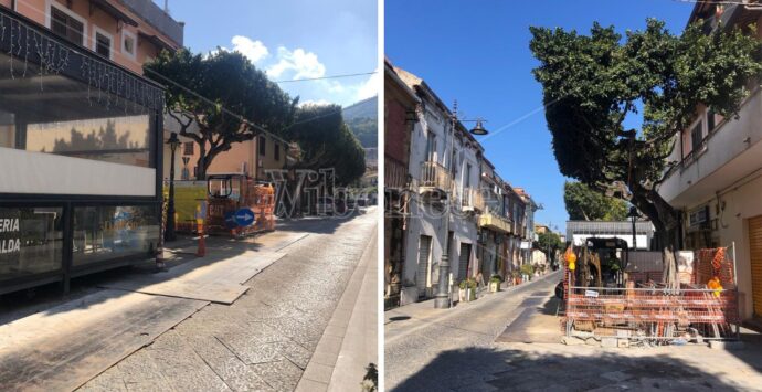Vibo Marina, via Bianchi scossa da un rumore assordante e continuo a causa di alcuni pannelli di acciaio sulla strada – VIDEO