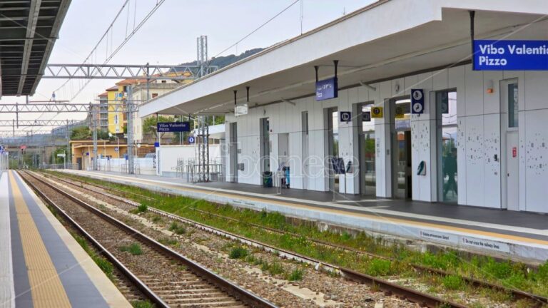 Sciopero nelle ferrovie, giornata di disagi per lo stop dalle 9 alle 17: ecco i treni garantiti