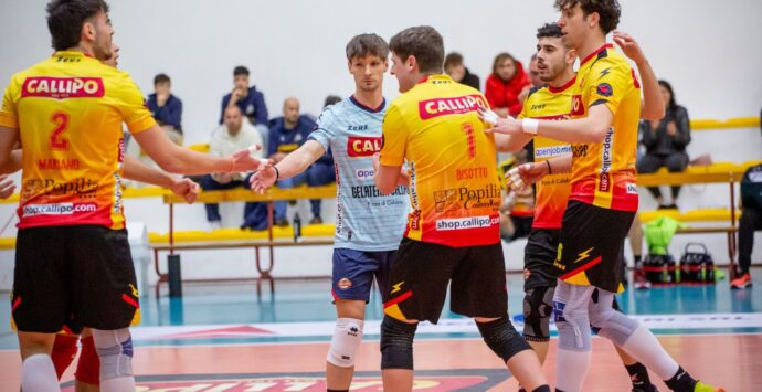 Volley, sconfitta amara a Catania per la Tonno Callipo. Il coach Piccioni: «Brutta partita, bisogna rialzarsi»