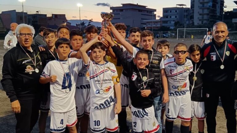Scuola Calcio, il Real Limbadi vince il campionato Esordienti Uisp. La Malfa: «Questi risultati grazie all’impegno di tutti»