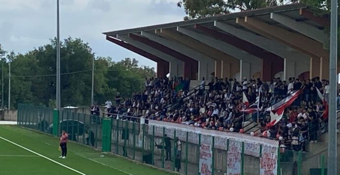 Terza Categoria, il Pernocari replica all’Asd Mileto: «In tribuna ci sono stati concessi solo 20 posti, i nostri tifosi aggrediti da quelli di casa»