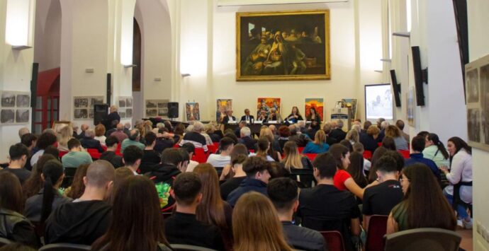 Al Valentianum un incontro tra generazioni per riscoprire l’identità di Vibo: successo per l’iniziativa di Ali di Vibonesità