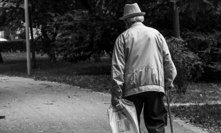 Calabria vecchia, Vibo vecchissima: è la provincia che nei prossimi 10 anni avrà meno persone in età da lavoro. Per la gioia delle banche