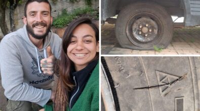 Argentini di Nicotera: cittadinanza, casa e un figlio. Ma poi gli squarciano le ruote. Comerconi si mobilita: «Noi non siamo questo»