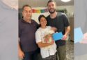È nato Felipe, l’argentino di Comerconi: la comunità “adotta” il piccolo della coppia a cui avevano tagliato le ruote del camper
