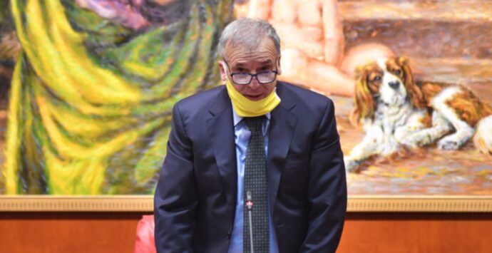 Dimissioni Mangialavori, Tallini la butta in politica: «La sanità vibonese vittima di una guerra in Forza Italia?»