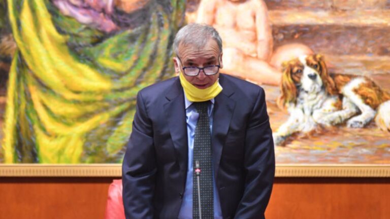 Dimissioni Mangialavori, Tallini la butta in politica: «La sanità vibonese vittima di una guerra in Forza Italia?»