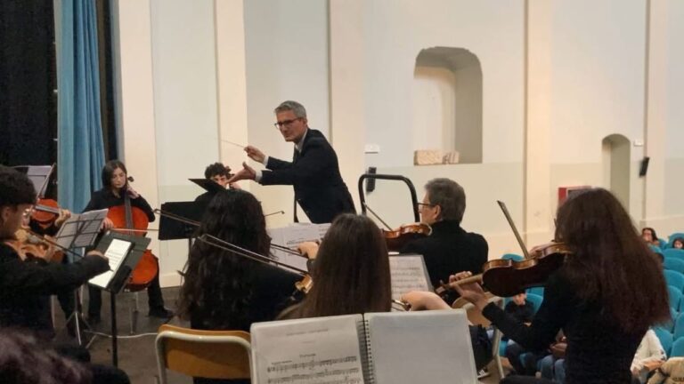 L’Orchestra del Conservatorio Fausto Torrefranca entra nelle scuole con il progetto “Ma che musica maestro”