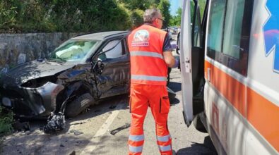 Incidente a Sant’Onofrio, scontro frontale tra due auto: 4 feriti tra cui un bimbo di un anno