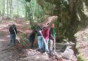 Serra San Bruno, i volontari di IncrociaMenti in campo per rimettere in sesto il rifugio “Scagghjuni” 