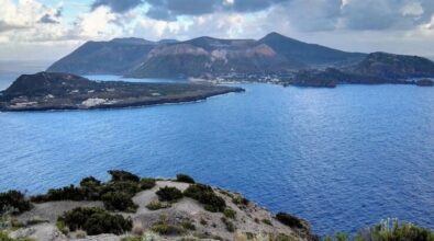 Jonadi, il Comune porta in gita (gratis) i suoi anziani: una giornata di svago alle Eolie per gli over 65