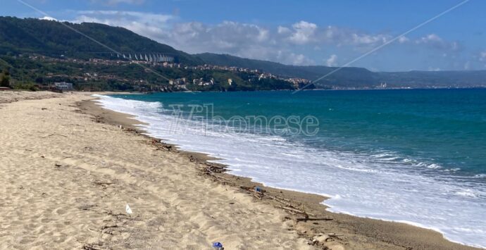 Mare inquinato a Pizzo, cittadini e imprenditori già mobilitati: «Senza azioni immediate sarà un’altra estate da schifo» – VIDEO