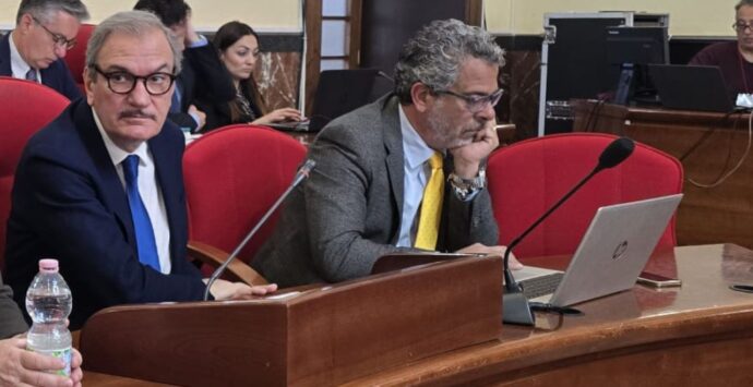 Vibo, Talarico estingue il debito con il Comune e rimuove la possibile causa di incompatibilità: «Finisce la fiera delle vanità»