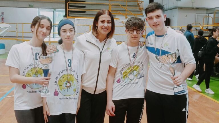 Tennistavolo scolastico, il liceo scientifico Berto di Vibo conquista due titoli e vola alle finali nazionali a Terni