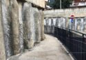 Vibo Marina, il sottopasso dove ancora non si passa con i (brutti) pali di cemento a vista neanche fossero antiche colonne romane