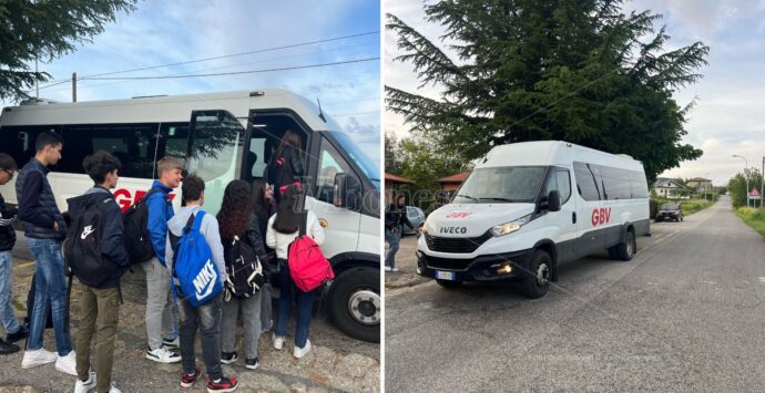 Lo scuolabus come una festa: dopo 5 mesi di disagi riparte il servizio per gli studenti della frazione Piani di Acquaro -VIDEO