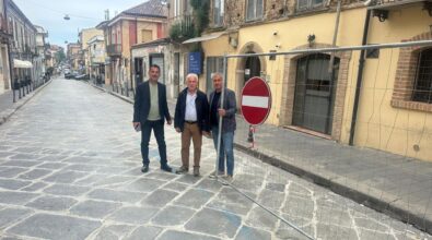 Riaperta al traffico via Gagliardi a Vibo, l’assessore Monteleone: «Cantiere chiuso nei tempi previsti e rispettato l’assetto originario»