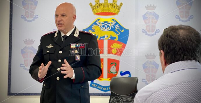 Il comandante provinciale dei carabinieri Luca Toti saluta Vibo Valentia: «Contro la mafia serve il coraggio dei cittadini» – VIDEO