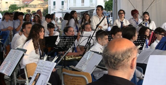 Vibo Marina, con l’orchestra giovanile dell’Istituto Vespucci, Murmura e Briatico la “Musica va in Porto” – VIDEO