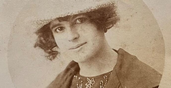 Eleonora, una donna tra due secoli: il romanzo che racconta la storia della prima giornalista della provincia vibonese