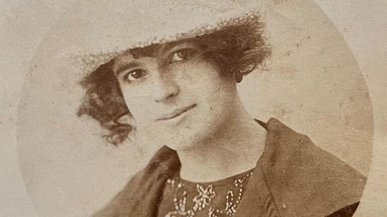 Eleonora, una donna tra due secoli: il romanzo che racconta la storia della prima giornalista della provincia vibonese