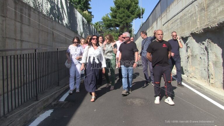 Miracolo! Finalmente si passa dal… sottopasso: dopo 13 anni di attesa inaugurata l’opera a Vibo Marina