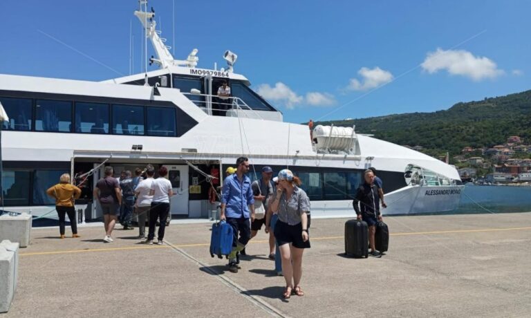 Vibo Marina, un innovativo aliscafo ibrido (amico dell’ambiente) per i collegamenti con le Isole Eolie e Milazzo