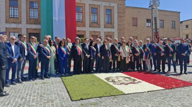 Un Tricolore di fiori, per il 2 giugno a Vibo un suggestiva bandiera realizzata da una delegazione di Potenzoni