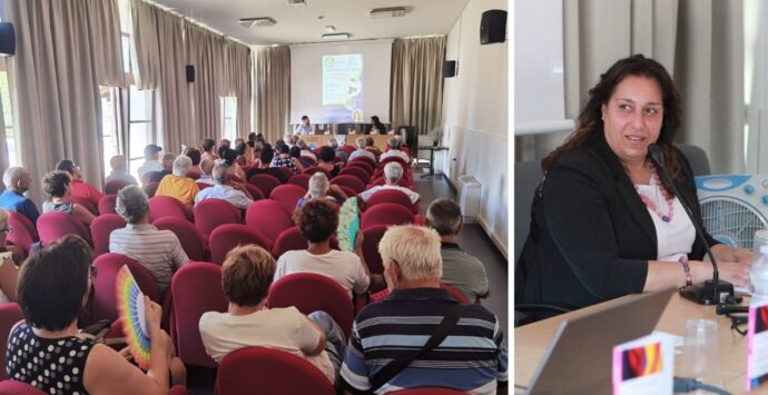 Tour per presentare il suo libro su Nik Spatari: successo in Piemonte per la santonofrese Caterina Malfarà Sacchini