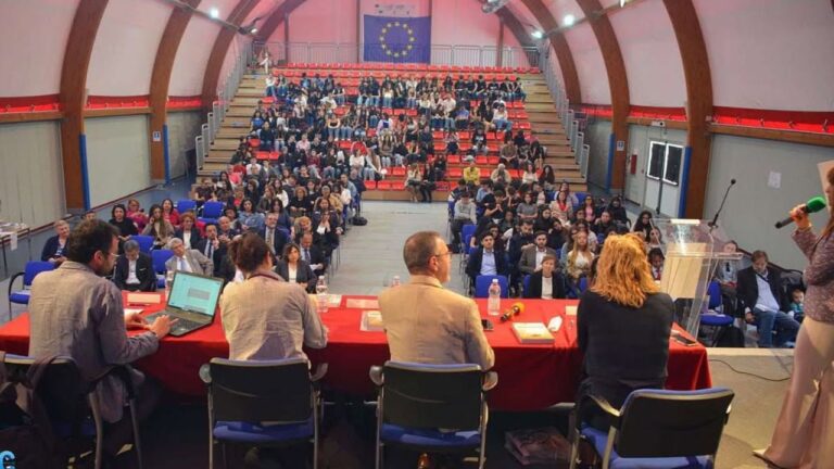Vibo, al Liceo Morelli un incontro con al centro i temi dell’immigrazione, della giustizia e dell’inclusione sociale