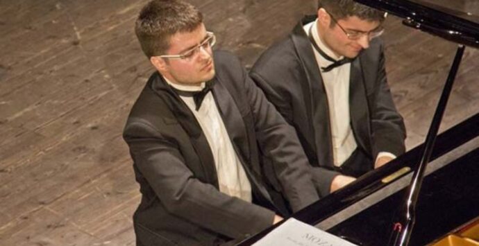 Tra romanticismo e brillantezza tecnica: il duo De Stefano porta la grande musica russa al Conservatorio Torrefranca di Vibo Valentia