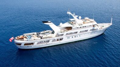 Approda a Vibo Marina il super yacht del proprietario di Easy Jet: 62 metri, 11 cabine e 3 milioni di euro l’anno di costi