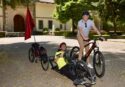 In handbike alla scoperta della Calabria, Cristiano Misasi fa tappa a Serra: «È la metafora vivente di una terra che non si arrende»