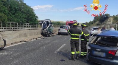 Due incidenti in mezz’ora sulla Strada dei due mari: una corsia chiusa, 8 feriti tra cui un bimbo