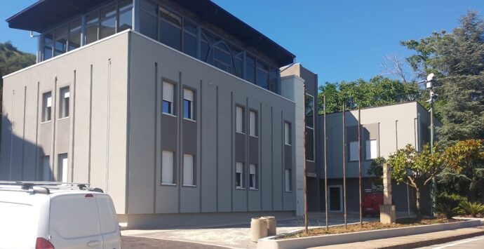 Stefanaconi, riapre il Municipio dopo i lavori di rinnovamento: soddisfatta la terna commissariale