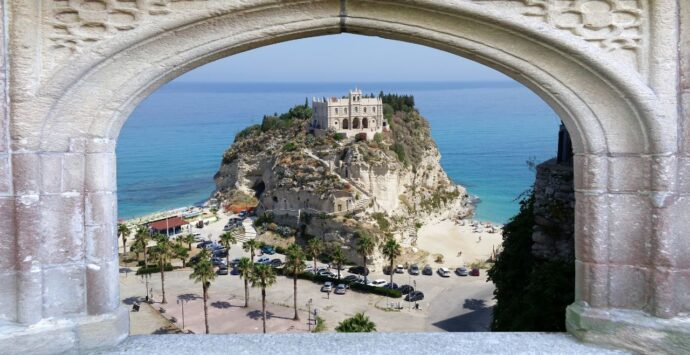 Tropea sposa del mare: gli studenti dell’Istituto Galluppi protagonisti all’Aqua Film Festival 2025