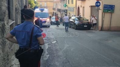 Nicotera, sarebbe fuori pericolo l’uomo accoltellato questa sera alla gola da un 24enne che è piombato nella farmacia della moglie