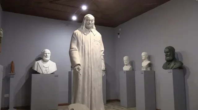 Serra San Bruno: un viaggio nell’arte dello scultore Giuseppe Pisani tra gessi, disegni e bronzi – VIDEO